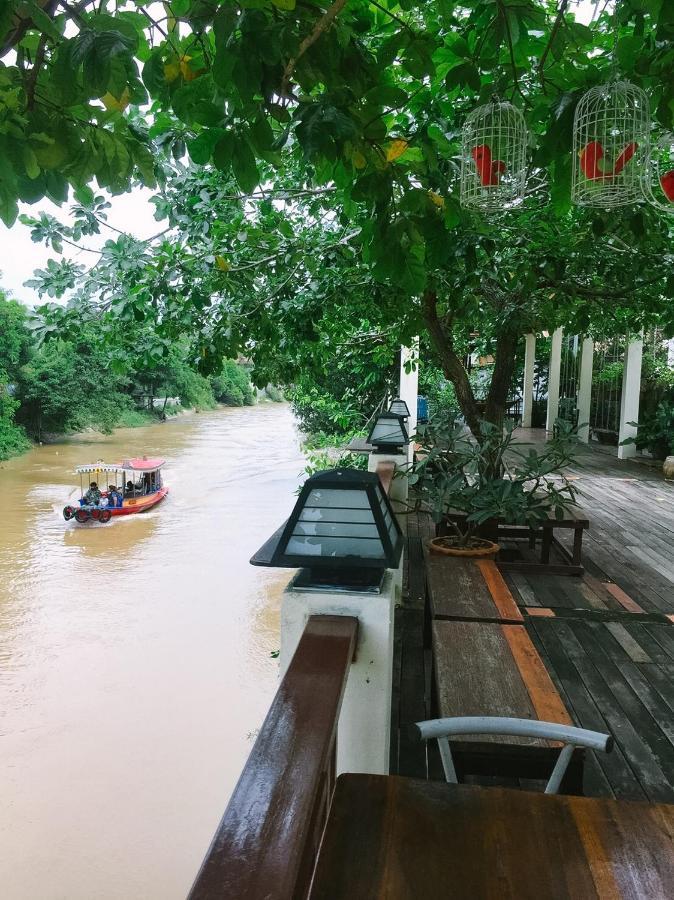 Romyen Cafe' Homestay Аюттхая Экстерьер фото